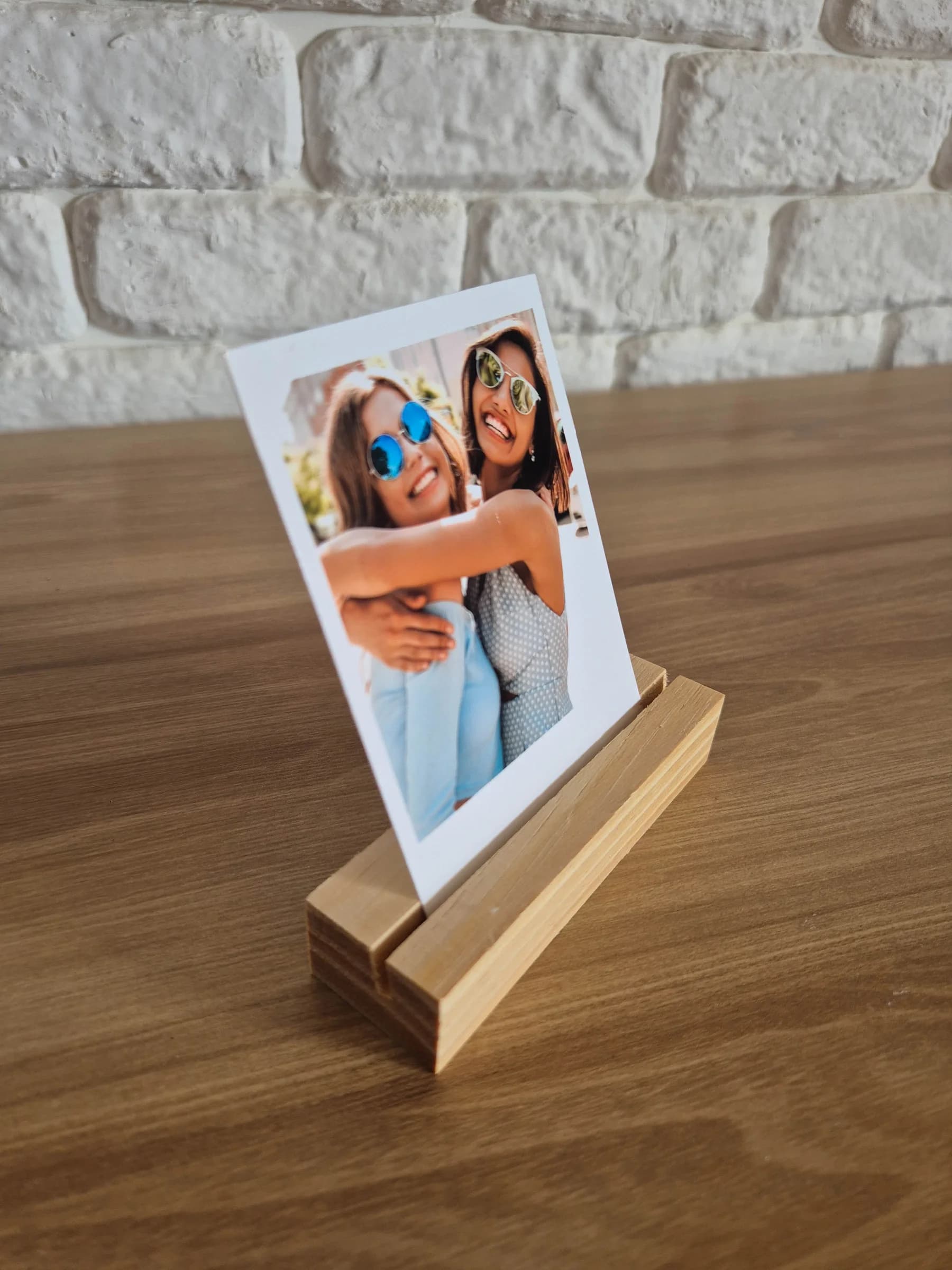 Base 10cm + 2 Polaroids 2