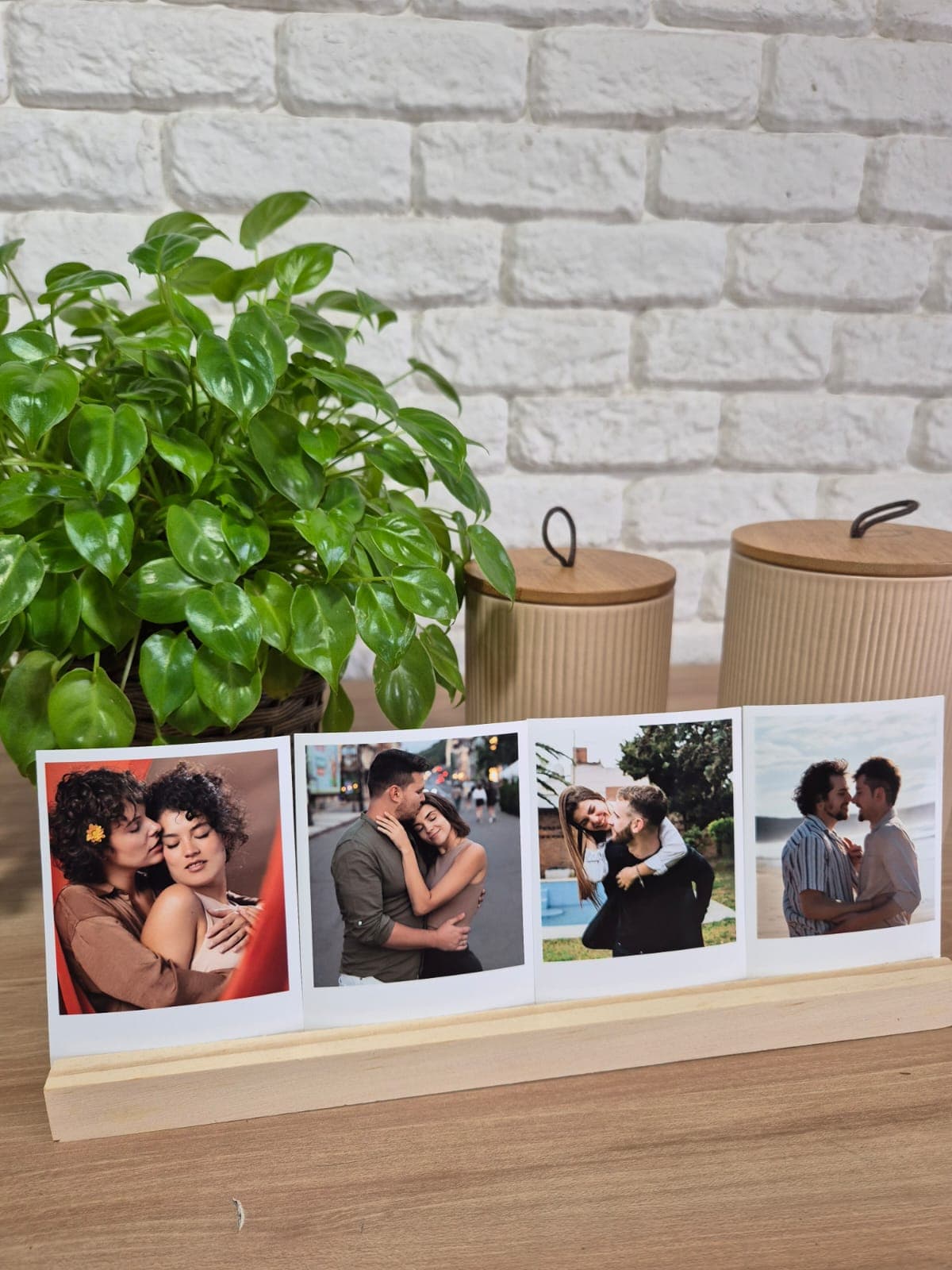 Base 30cm + 4 Polaroids 4