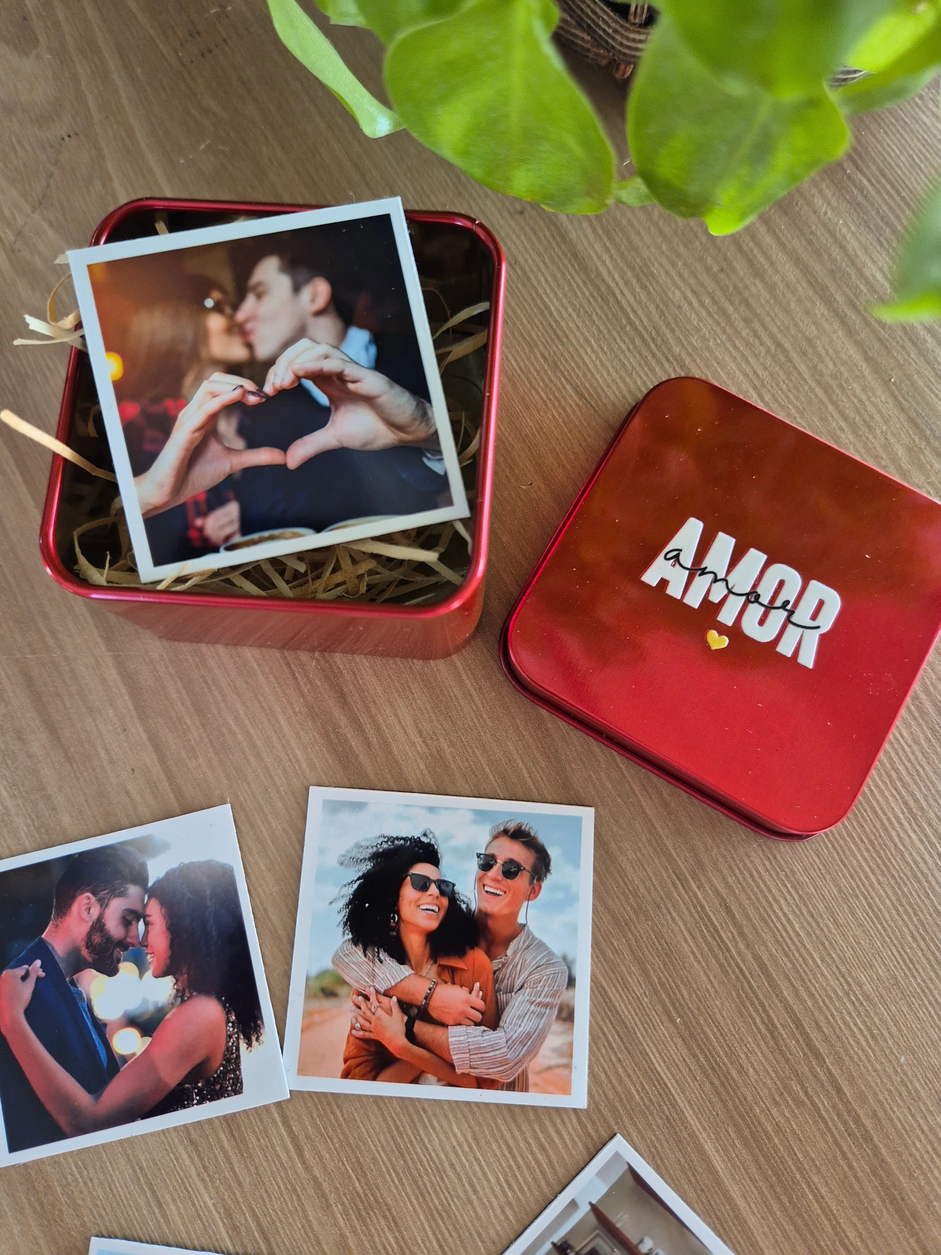 Lata Amor com 18 imãs 5x5cm  2