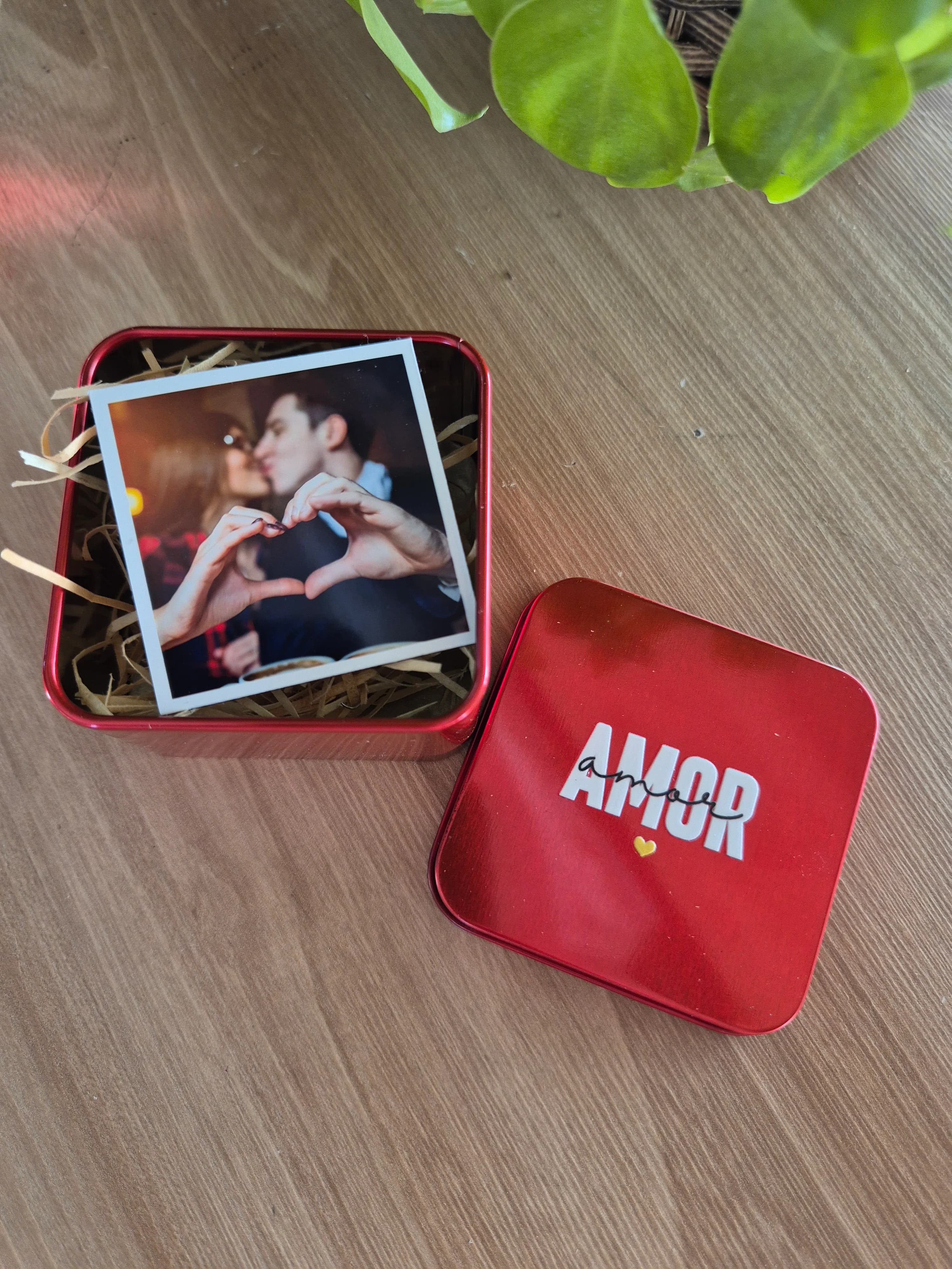 Lata Amor com 18 imãs 5x5cm  4