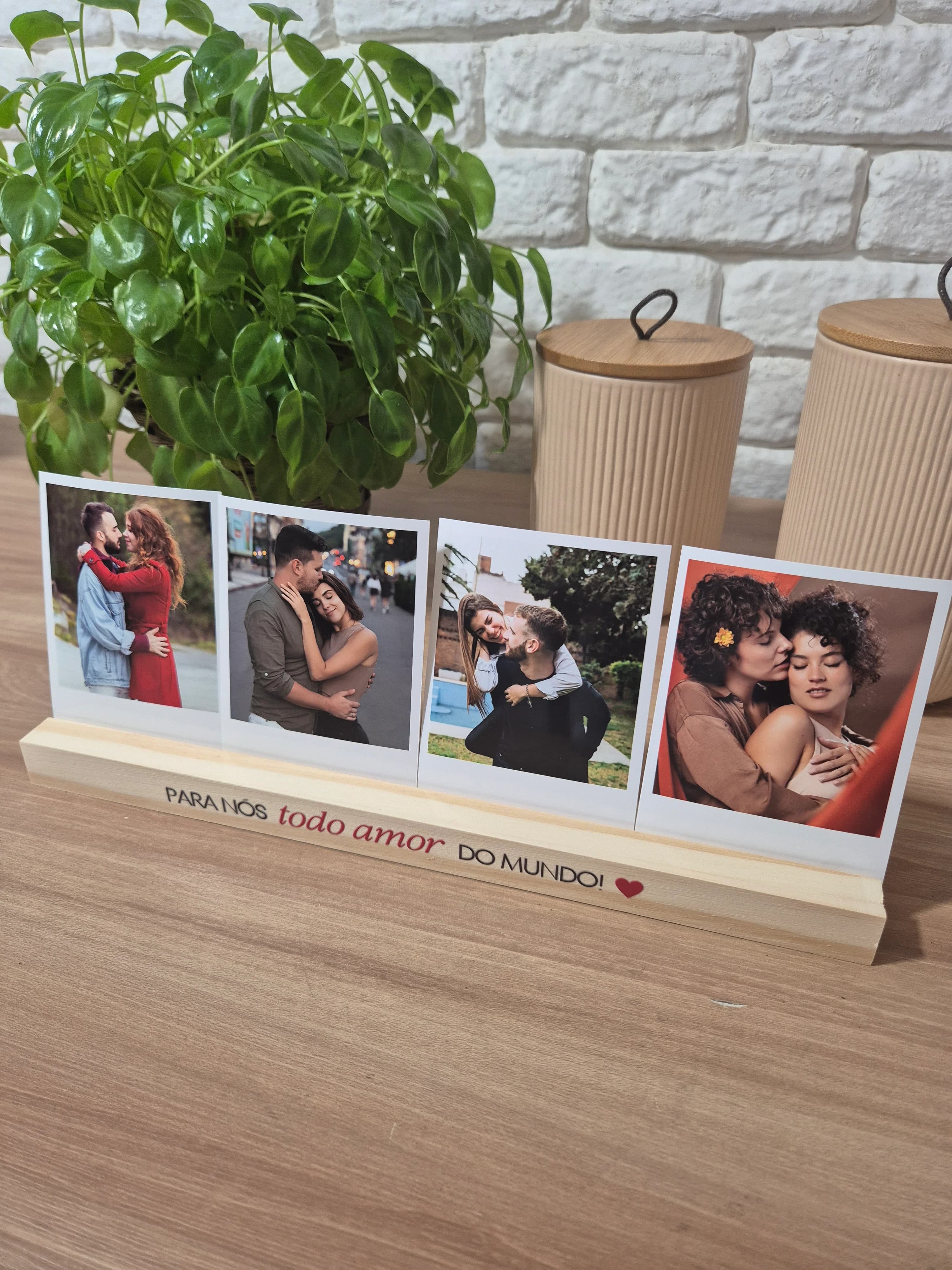 Base 30cm + 4 Polaroids - TODO AMOR DO MUNDO 3