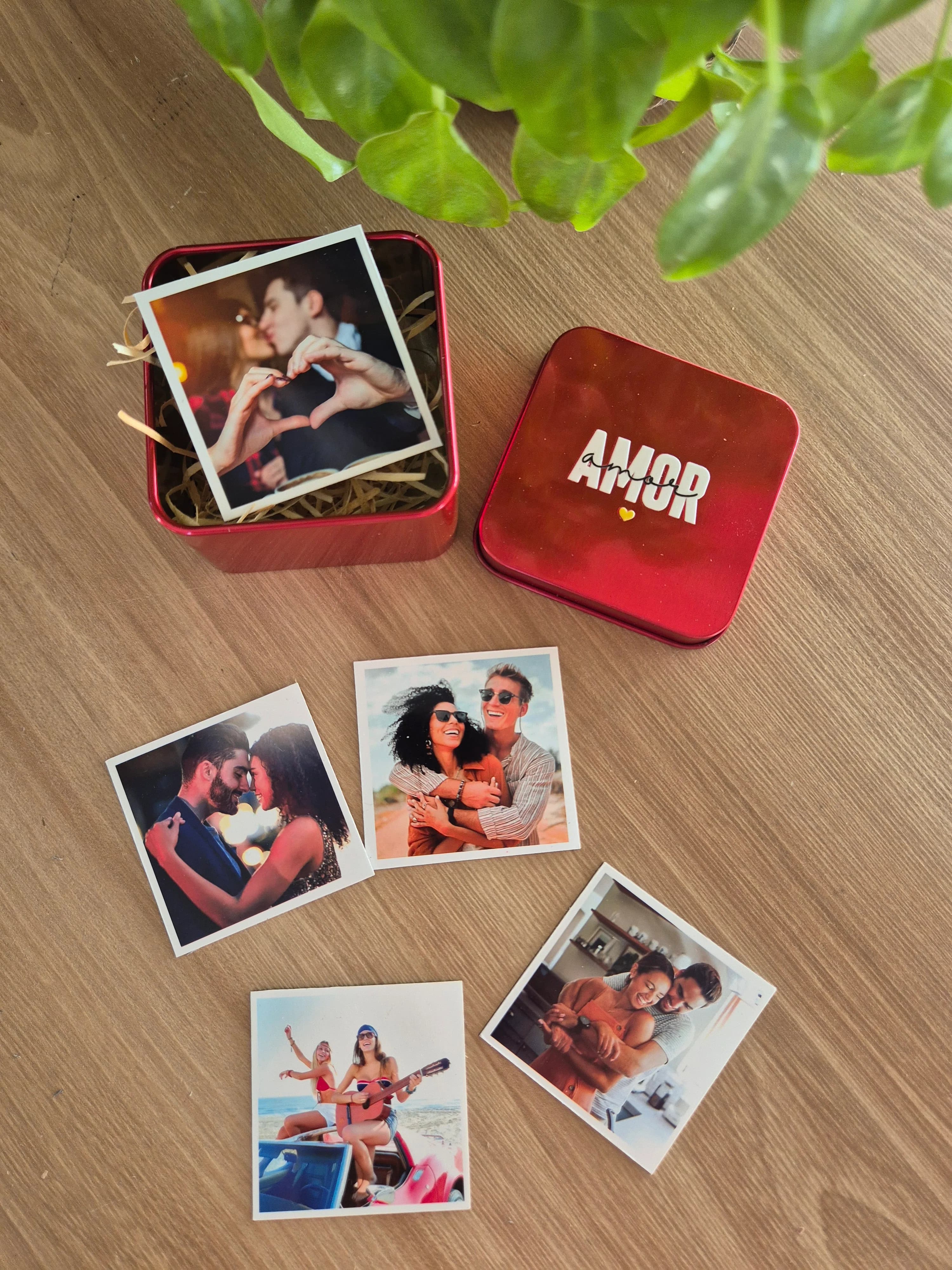 Lata Amor com 18 imãs 5x5cm